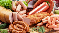 З чого роблять дешеву ковбасу: чи можна її купувати і скільки там м’яса 