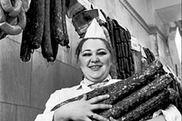 Селітра у сосисках та тістечка із відходів: які продукти в СРСР були найшкідливішими (ФОТО)