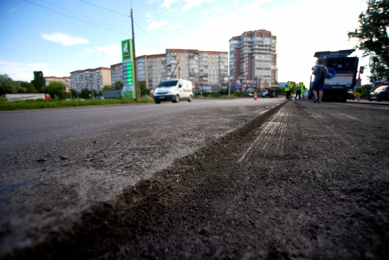 Фото зробили у день страту будівництва на перехресті вулиць  Дубенська -Макарова. Джерело фото - Рівненська міська рада. 