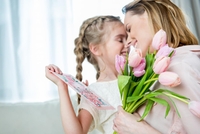 10 травня — День матері: вітання, листівки та СМС до свята