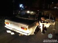 У центрі Рівного п`яний водій ВАЗівки збив дівчину (ФОТО)