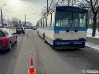 Поліція Рівного шукає очевидців ДТП з тролейбусом, у якій загинула пішохідка
