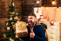 Що подарувати чоловікові на Новий рік: 12 ідей, які точно сподобаються