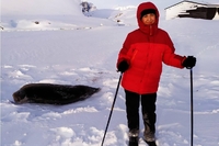 Фотосесія на краю землі: дослідниця з України поділилася милими світлинами дівчинки-тюленя (ФОТО)

