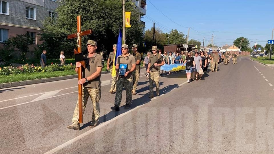 Фото з похорону опублікували Рівненські новини