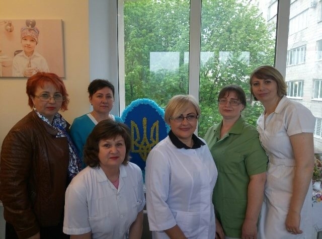 Катерина Юзвюк з колегами на Пасхальній виставці