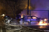 Спалили зумисно один автомобіль у Рівному, інші обгоріли випадково, - поліція (ФОТО)