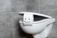 Інтимно-дефіцитне питання: чим замінити туалетний папір