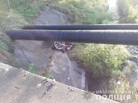На Рівненщині молодий мотоцикліст впав з мосту і загинув (ФОТО)