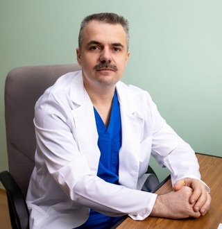Хірург Сергій Бондар