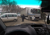 У Рівному не розминулися дві вантажівки та фургон 