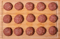 З дешевого м’яса приготуйте «королівські» котлети: Всього 1 ложка секретного інгредієнта на 200 грамів фаршу