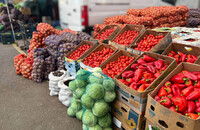 Фрукти дорожчають, овочі дешевшають: які сьогодні ціни на українських ринках