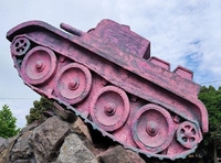 Рожевому танку у Рівному повернули звичний «імідж» (ФОТОФАКТ)