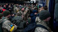 «Повна мобілізація» в Україні: чи можуть «призвати усіх» і хто підлягає призову
