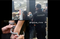 Рівнянка в одному з супермаркетів влаштувала справжній скандал. Хамила навіть поліції (ВІДЕО)