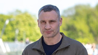 Син Віталія Кличка показав рідкісне фото зі старшою сестрою за кордоном (ФОТО)