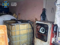 На Рівненщині підприємець облаштував незаконну АЗС у гаражі (ФОТО)
