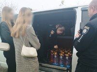 На півдні Рівненщини зупинили водія, який віз майже 400 літрів фальсифікованого алкоголю