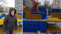 «А теперь посмотрите на это позорище, хохлячьи флажки»: росіянку «порвало» через синьо-жовті декорації (ВІДЕО)