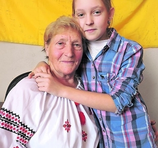 Софія Махамуха з внучкою кілька років тому
