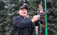 Диктатор Лукашенко наказав озброїти всіх єгерів та бути напоготові (ВІДЕО)