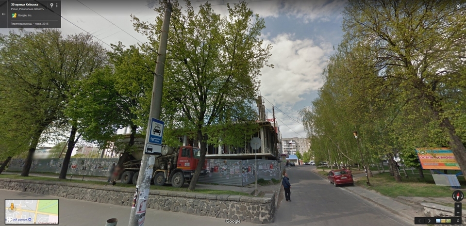 Навпроти автовокзалу на Київській "свіже" будівництво. У 2018 тут вже буде черговий ТЦ