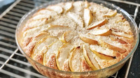 Рецепт яблучного пирога з особливою деталлю: дуже легкий у приготуванні (ВІДЕО)