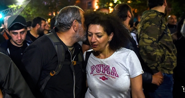 Ніколи Пашинян та Анна Акопян під час революції в Вірменії