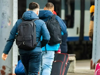 Виїзд чоловіків-студентів за кордон: уряд схвалив зміни. Хто зможе виїхати?