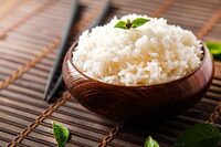 Не варіть рис на воді: відомо, чим крупу заливають в дорогих ресторанах