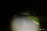 Серед темряви у Рівному напали на жінку: Невідомий душив її, а потім вкрав сумку