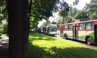 ДТП у Рівному: пасажири «покидають» тролейбуси посеред Соборної (ФОТО)