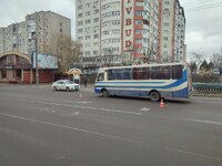 У Рівному травмувалася пасажирка автобуса: слідчі встановлюють обставини ДТП