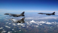 Американські бомбардувальники перетнули повітряний простір України (ФОТО + ВІДЕО)