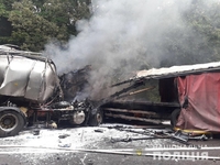 Внаслідок зіткнення на Рівненщині загорілися вантажівки (ФОТО)