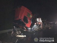 Чоловіку мало не відірвало ногу: подробиці нічної ДТП на Рівненщині