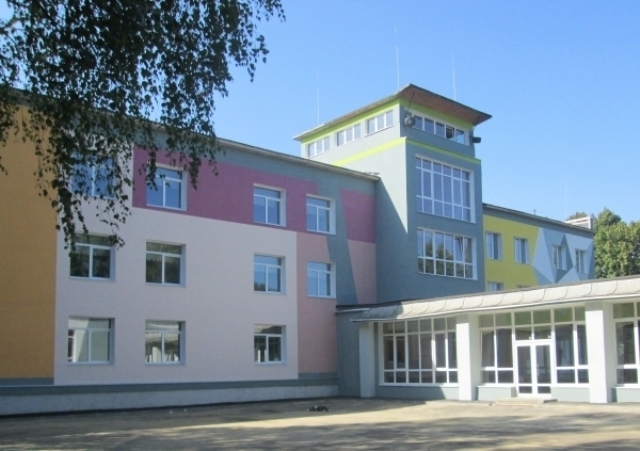 18 школа у Рівному після термомодернізації. Фото з сайту НЕФКО