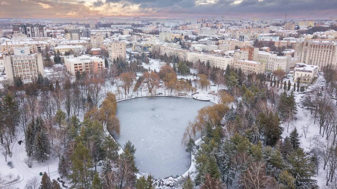Засніжене Рівне з висоти пташиного польоту: у мережі з'явилися зимові фото міста (ФОТО)
