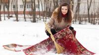 Ловіть нагоду: як швидко почистити килим за допомогою снігу