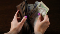 Від 7500 грн українці отримають на картку: до 31 травня приймають заяву на нову допомогу