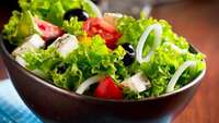 Хитрощі, які перетворюють звичайний овочевий салат на шедевр