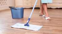 Коли не можна мити підлогу вдома, аби не притягнути лихо: народні прикмети