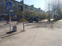 На проспекті Миру у Рівному ремонтують дорогу (ФОТО)