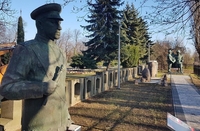 З кладовища вкрали та обезголовили скульптуру радянського маршала (ФОТО)