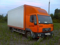 На Рівненщині водій вантажівки заснув за кермом і протаранив відбійник (ФОТО)