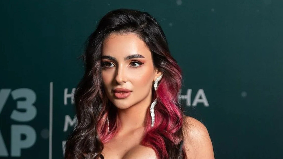 Співачка Анна Трінчер показала, що насправді робить жінка у вбиральні (ФОТО)