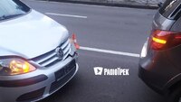 ДТП біля ЦУМу: неуважна водійка в’їхала «мерсу» в зад (ФОТО)