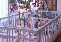Щемливе відео про малюків у дитбудинку зняли журналісти 