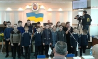 Півтора десятка дітей з однієї сім'ї співали колядку на сесії міськради (ФОТОФАКТ)  